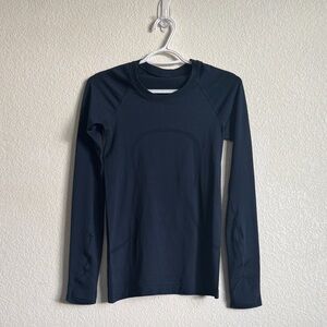 Swiftly Tech Long-Sleeve Shirt 2.0 hip length size 4 navy blue